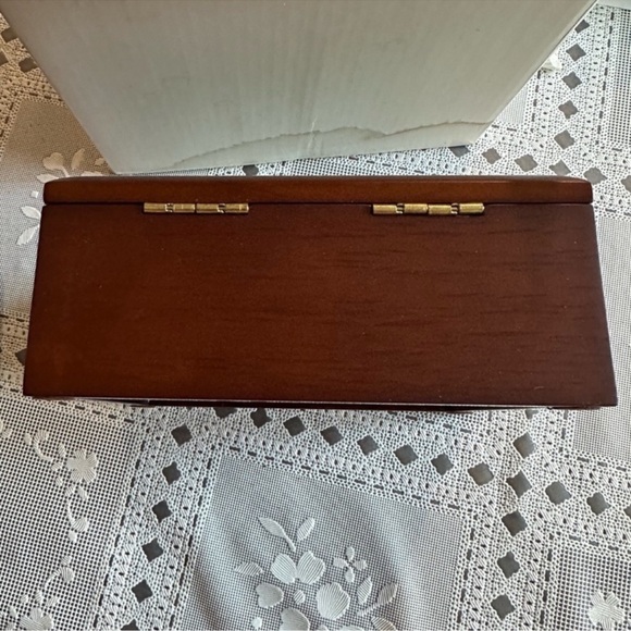 VINTAGE I LOVE LUCY WOOD MUSICAL JEWELRY BOX "STOMPING GRAPES" - Picture 6 of 9